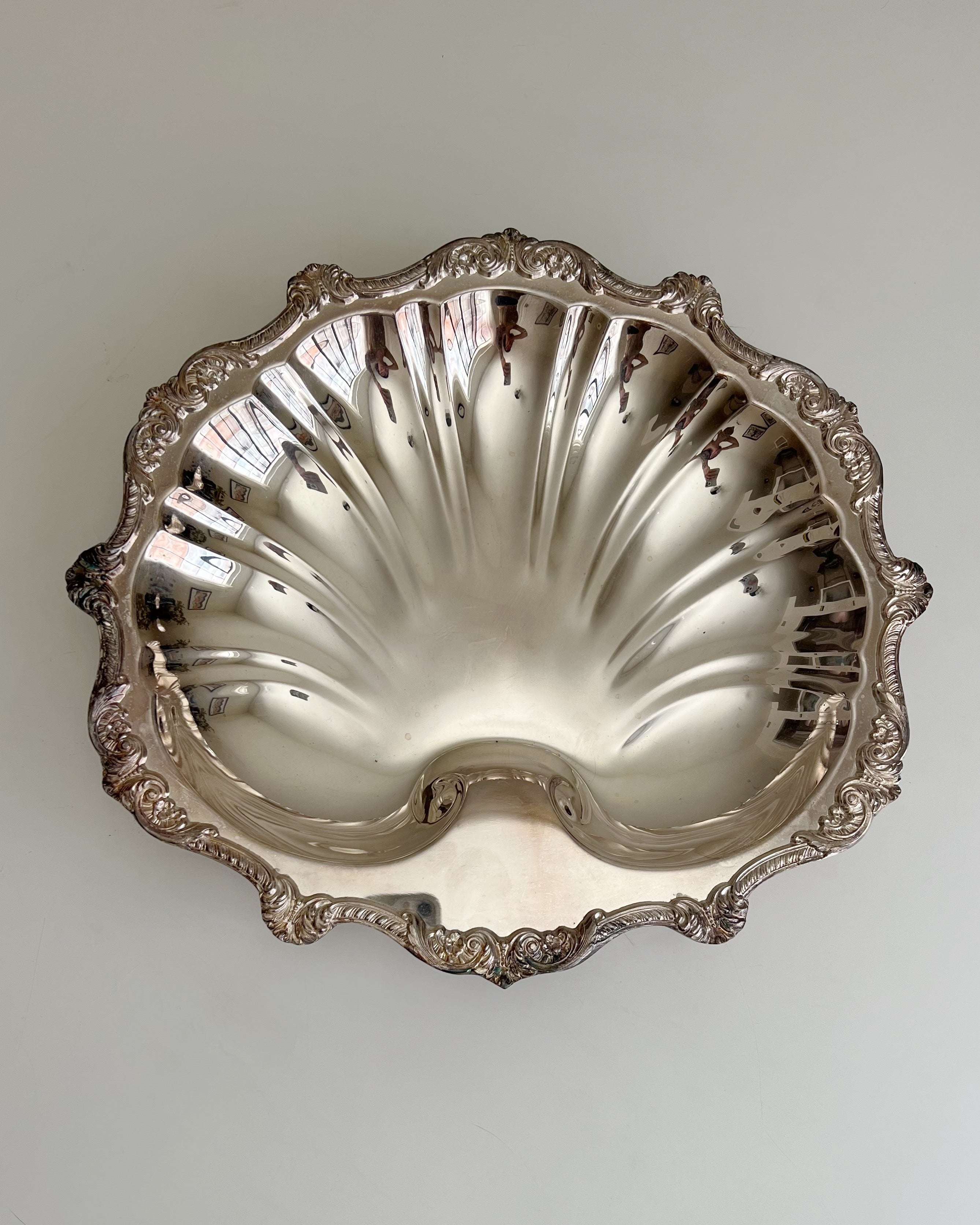 Large Vintage Silver Plated Clamshell