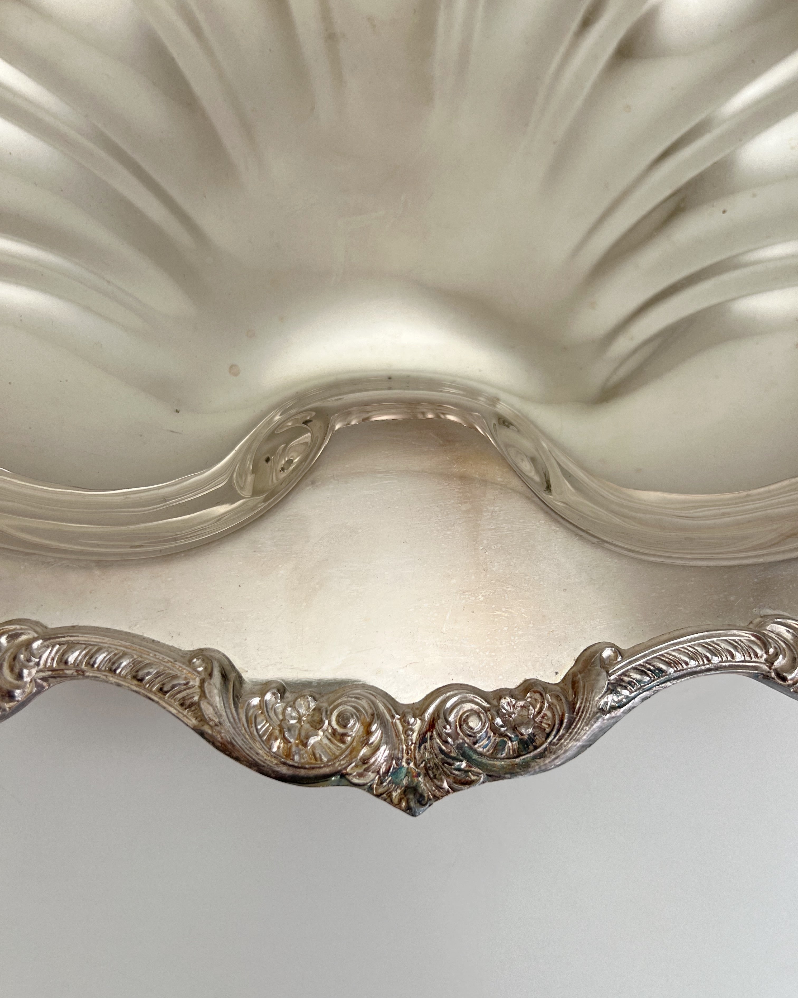 Large Vintage Silver Plated Clamshell
