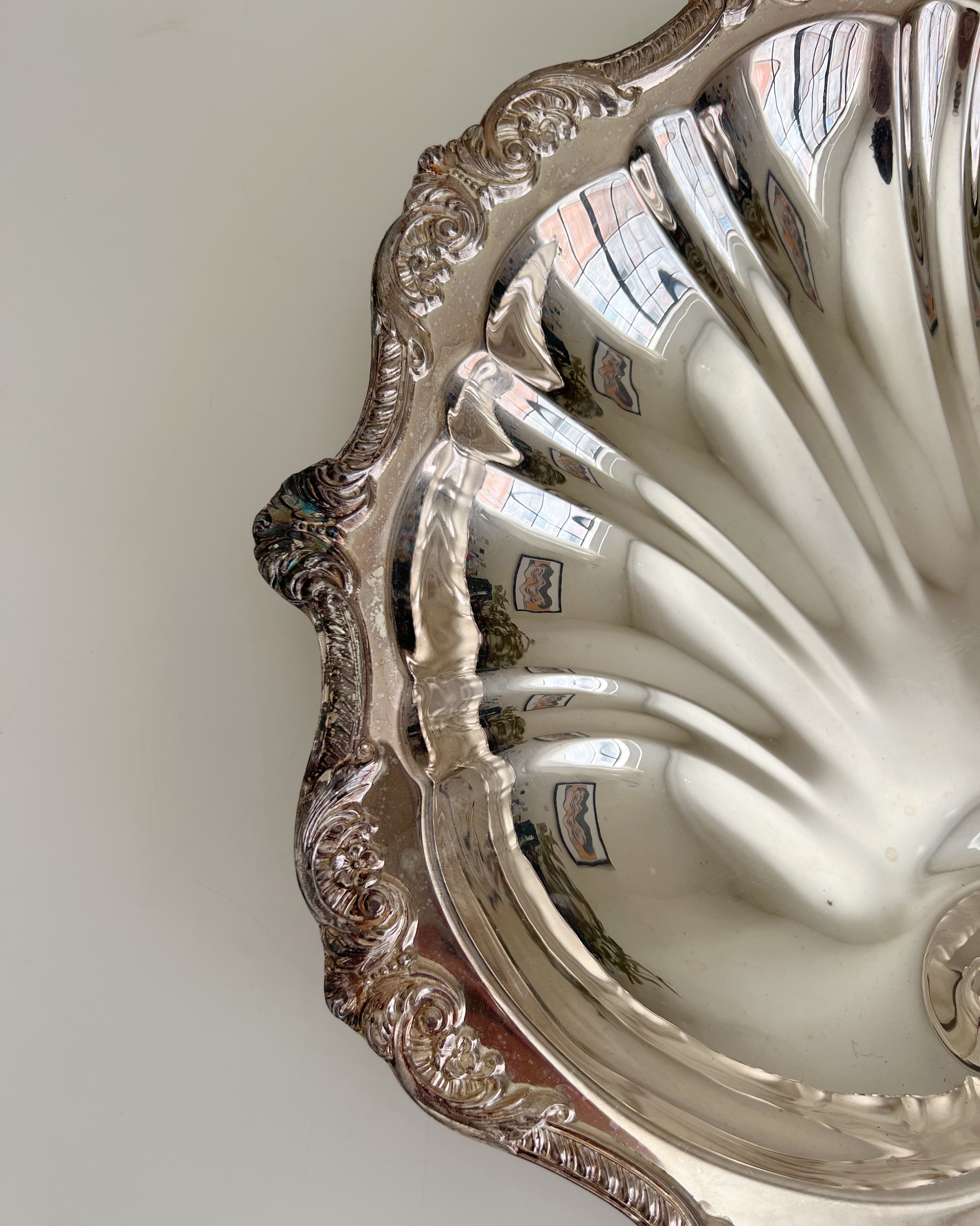 Large Vintage Silver Plated Clamshell